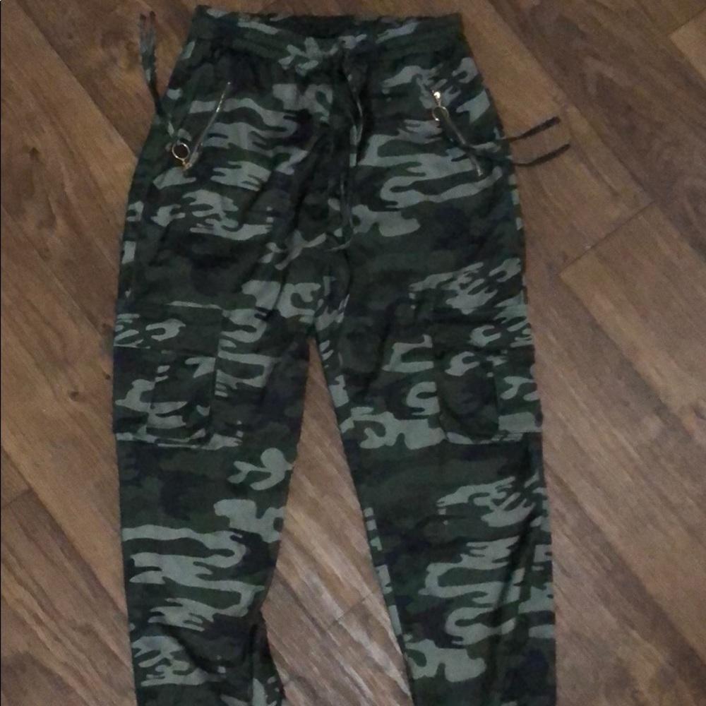 Jogger camo super comfy